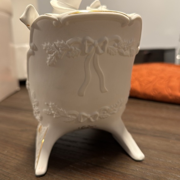 The Lenox White Christmas Music Box - Picture 9 of 12